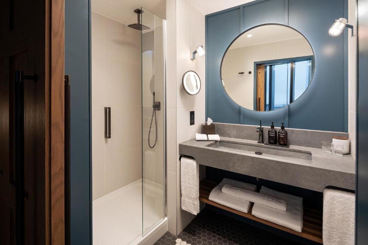 The Gantry London Curio Collection By Hilton 호텔 외부 사진