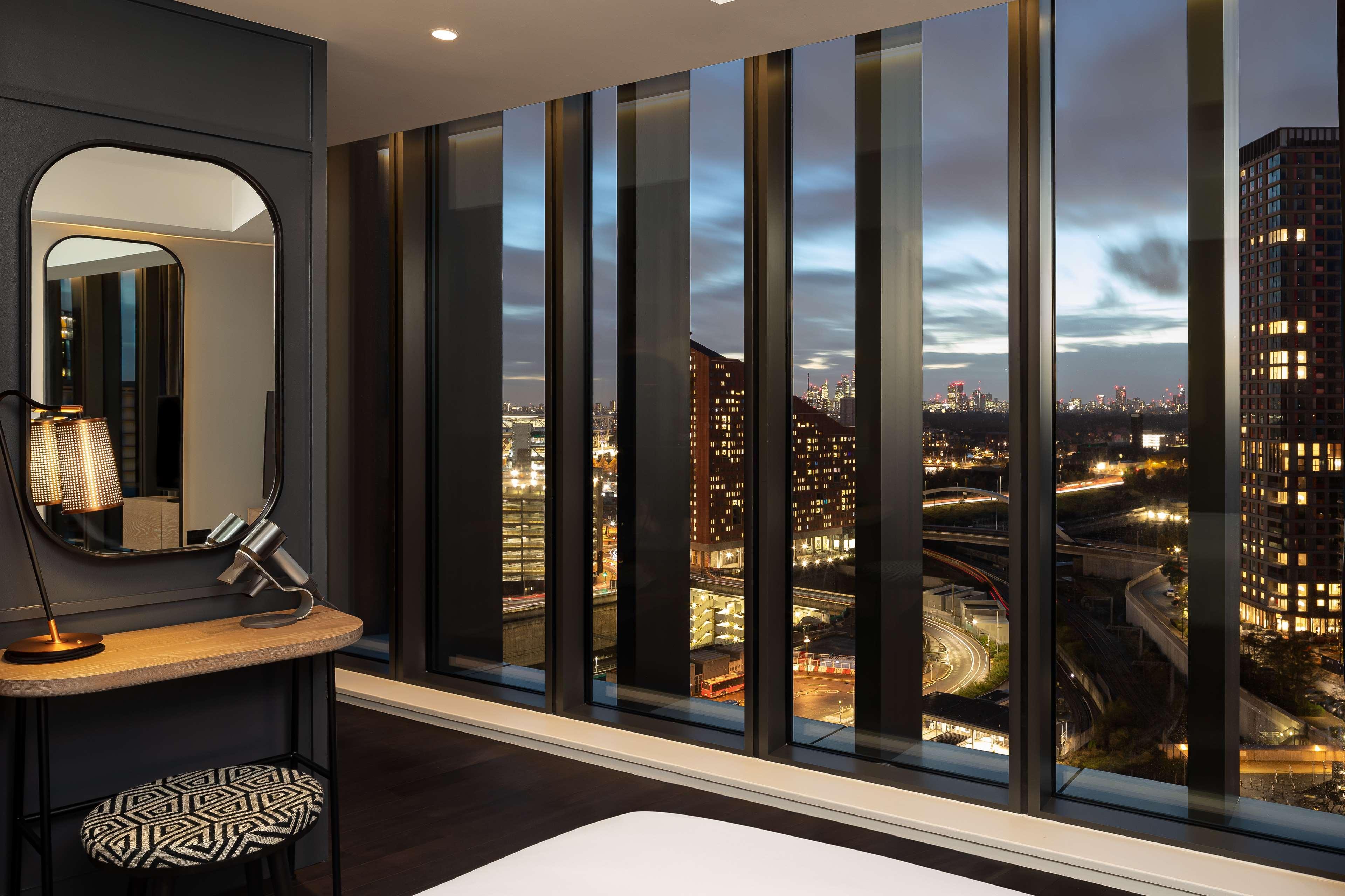 The Gantry London Curio Collection By Hilton 호텔 외부 사진